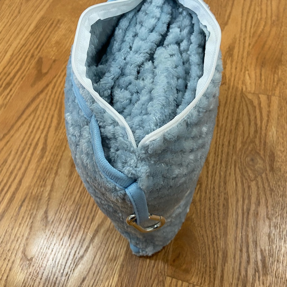 Bedelite Plush Light Blue Travel Pillow with blanket folded inside - NEW - Picture 7 of 8